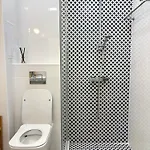 Cozy Corner In - Free Parking Апартаменти *