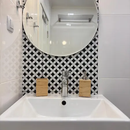 Cozy Corner In - Free Parking فارنا