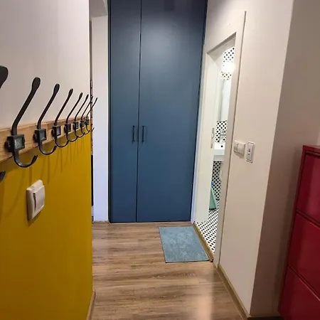 Cozy Corner In - Free Parking アパート