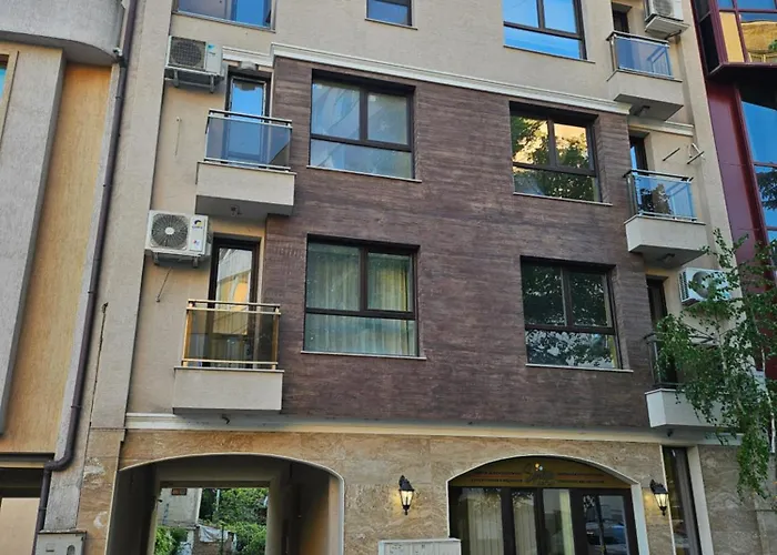 Cozy Corner In - Free Parking Apartment *